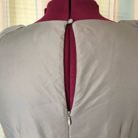 Tevolio gray sheath with ruffles!  Sz 22 - Picture 3 of 4